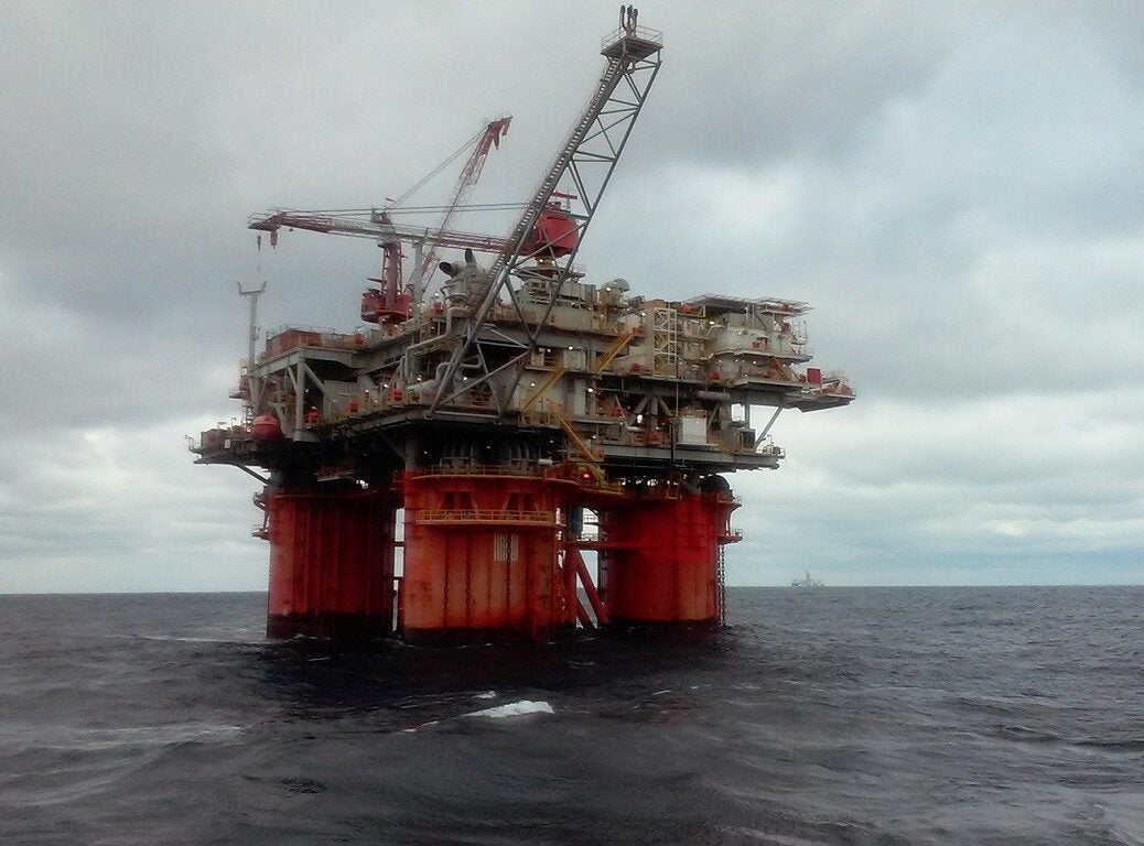oil-rig-5232047_1280