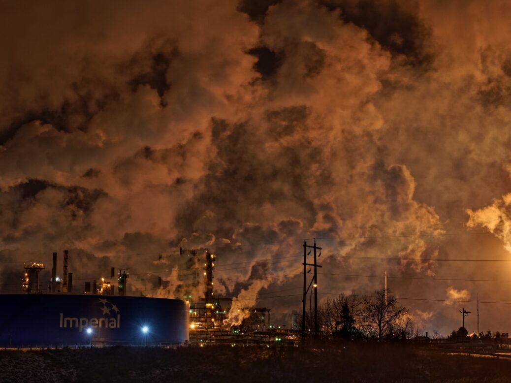 Emissions and flaring at refinery in Edmonton, Alberta