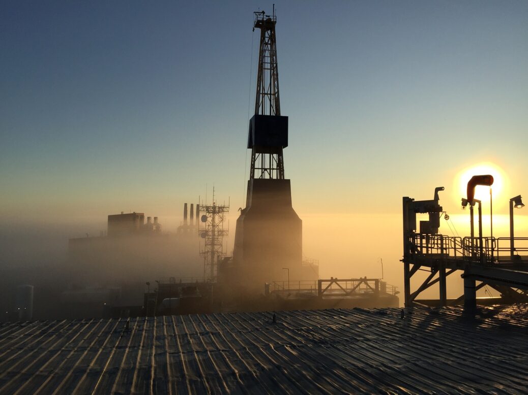 Lukoil Gazprom Neft oil recovery