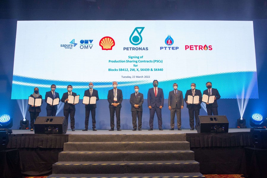 Shell signs offshore production sharing contracts with Malaysia’s Petronas