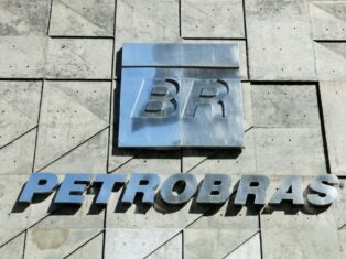 Brazilian president disposes of Petrobras CEO – again