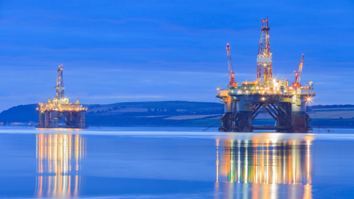 UK eases North Sea oil and gas licensing for existing fields