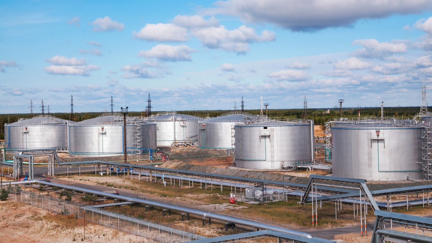 Venezuela agrees to $2.8bn oil export deal with US