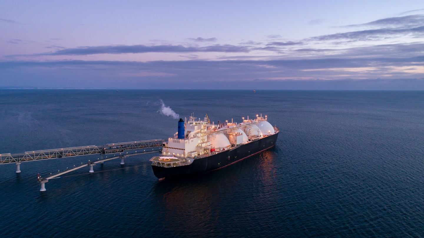 Eni, YPF y XRG JDA firman para expansión de GNL en Argentina