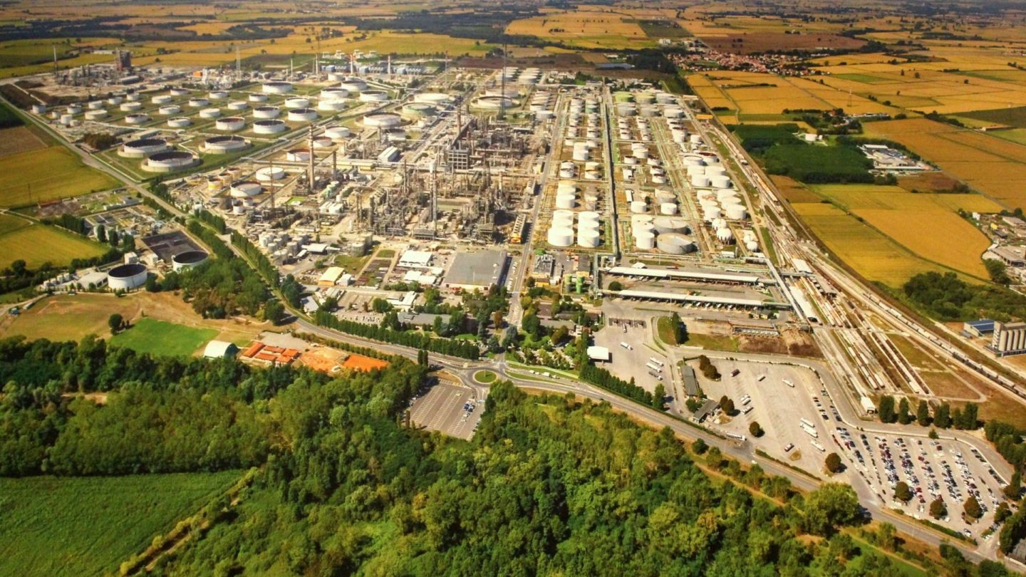 Eni approves FID for Sannazzaro biorefinery shift in Italy