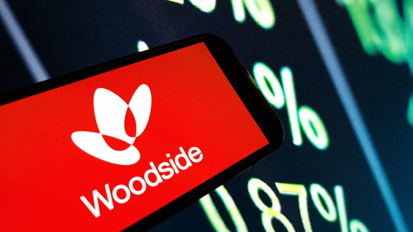El NPAT de Woodside 2025 cayó un 24% a 2.700 millones de dólares debido a precios más débiles.