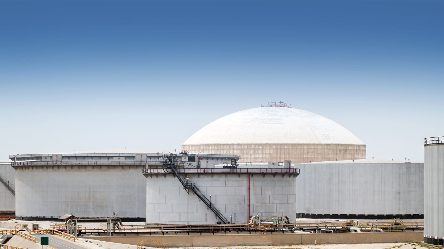 El ataque de Irán obliga a Aramco a cerrar la refinería de Ras Tanura