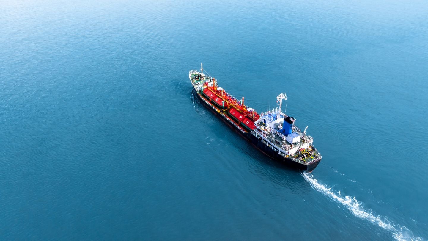 Oil prices rise as Iran denies US talks, supply fears grow