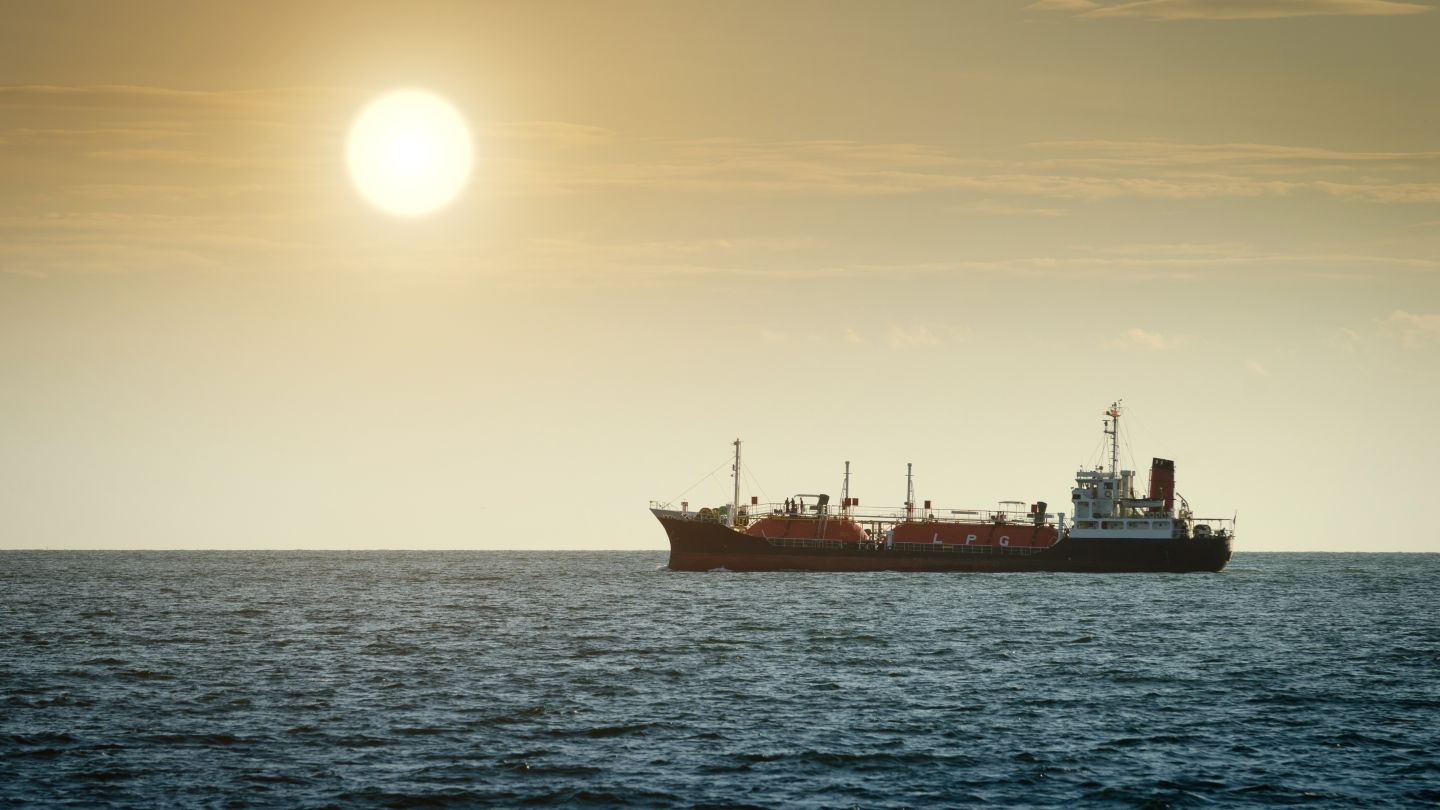 Oil prices continue to surge as Middle East tensions intensify