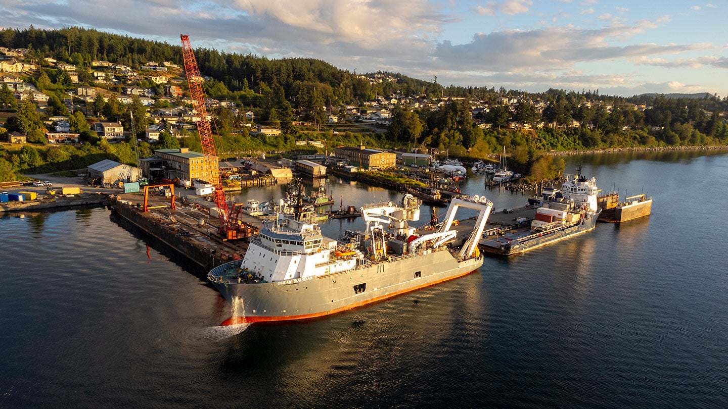 Moving beyond snap-back in deepwater lifting