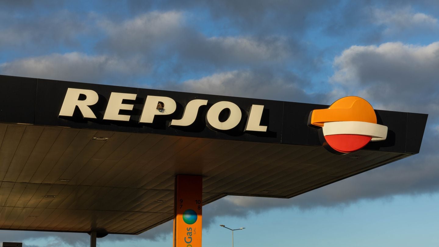 Repsol, PDVSA sign agreement to raise Petroquiriquire production