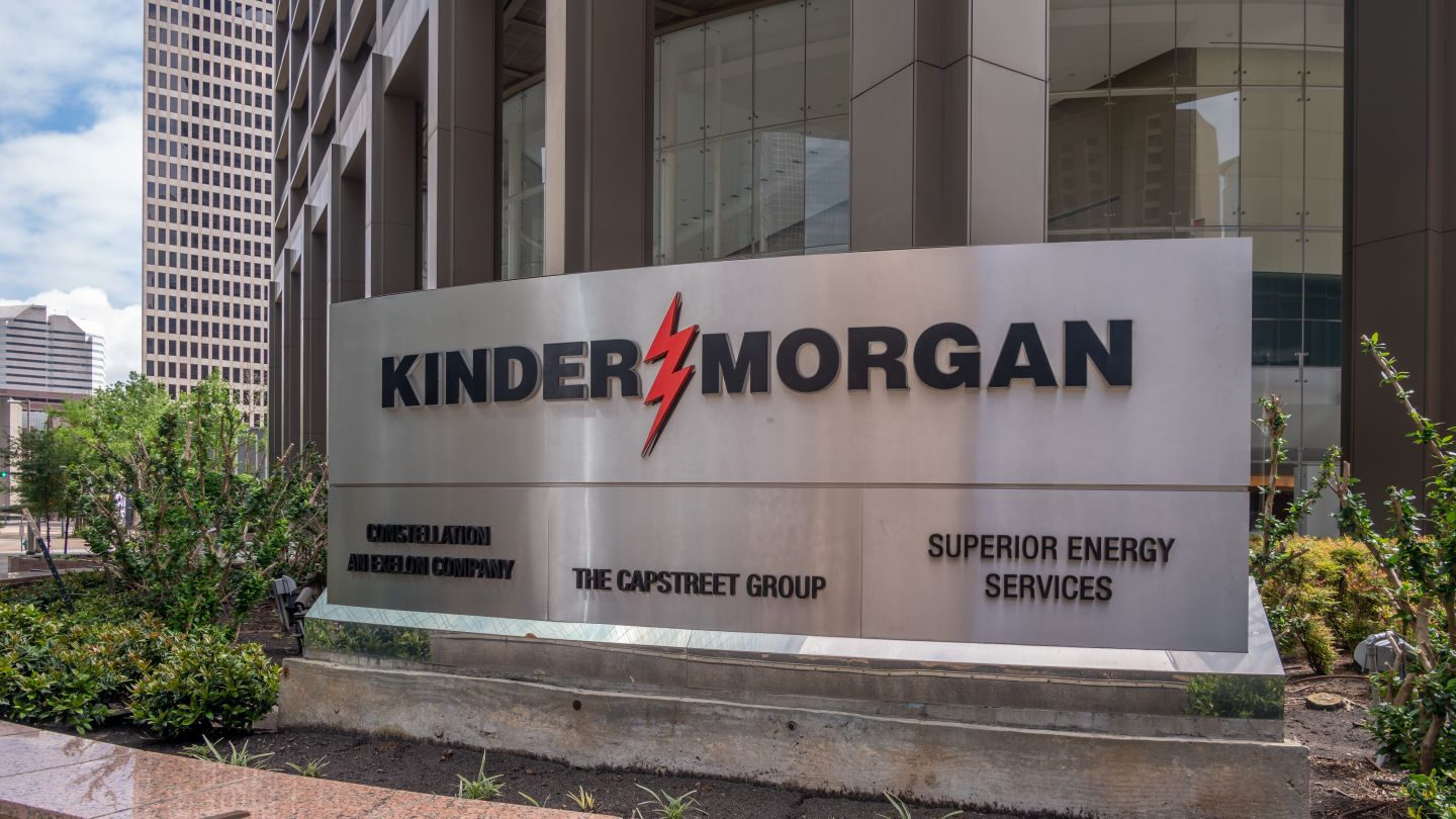 Kinder Morgan commits $4.7 billion to two gas pipelines for data-center demand