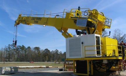 Telescopic boom marine cranes